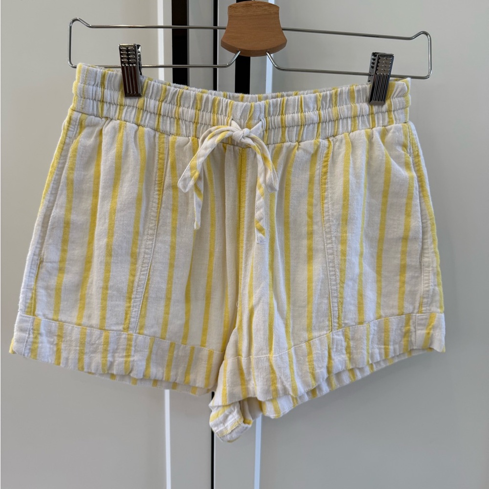 Universal Thread Goods Co. (Target) SET! Top and Shorts.